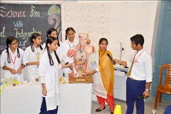 item_0_Activity-Science_is_Fun__(2)_resize.JPG