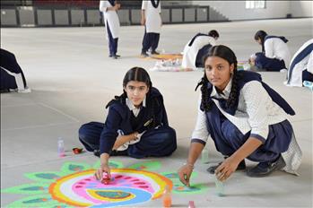 item_0_Inter_House_Rangoli_Comp-_(1)_resize.JPG