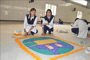 item_0_Inter_House_Rangoli_Comp-_(2)_resize.JPG